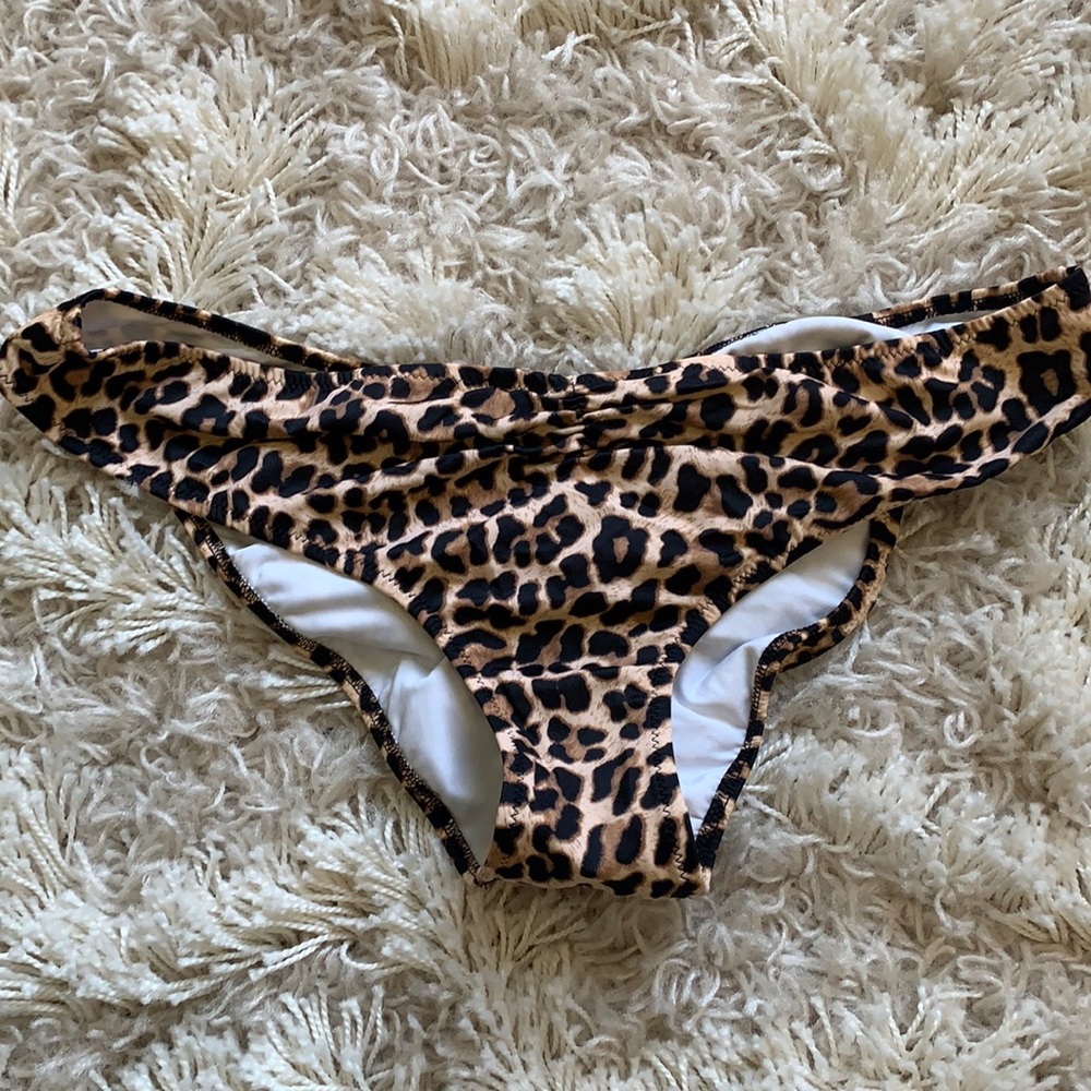VS Pink Cheetah Bikini bottoms